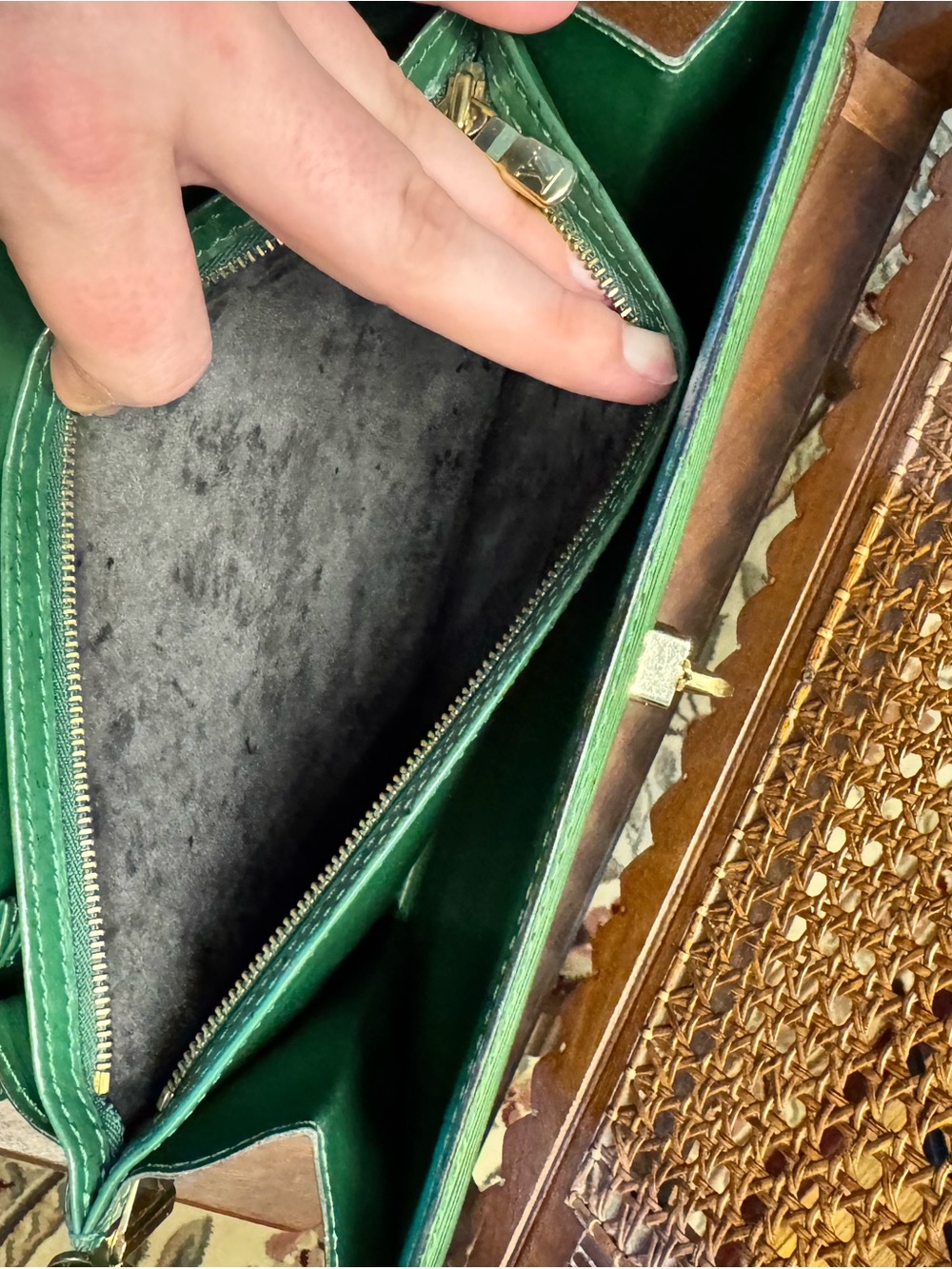 Louis Vuitton Green Epi Vintage Capucine - Picture 6 of 14